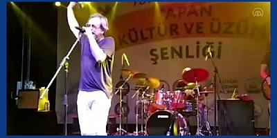  Feridun Düzağaç, Adana'da konser verdi