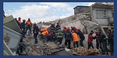 Osmaniye'de meydana gelen artçı deprem: 4 katlı bina yıkıldı
